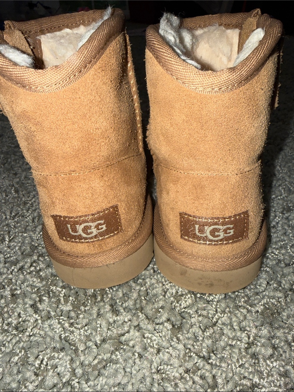 Girls UGG Mid Height Boots (2) - Picture 8 of 10